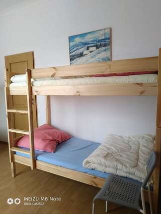 Проживание в семье WarmHouse Варшава Кровать в общем 6-местном номере для мужчин и женщин-11
